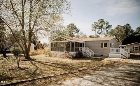 208 Peartree Ln, Peletier, NC 28584