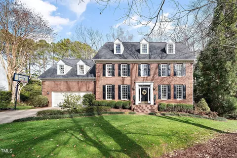 318 Whisperwood Dr, Cary, NC 27518