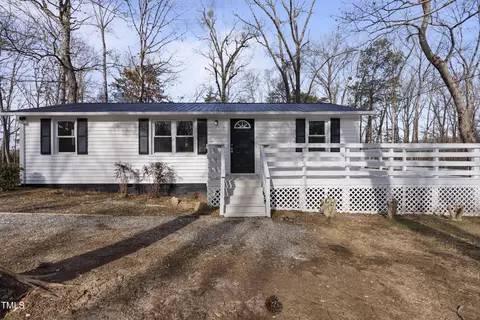8853 Siler City Glendon Rd, Bear Creek, NC 27207