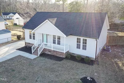 1217 Fiddle Ct, Zebulon, NC 27597
