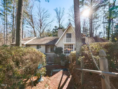110 Pasquotank Dr, Raleigh, NC 27609
