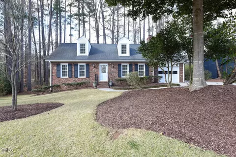 6405 Rockrest Ct, Raleigh, NC 27612