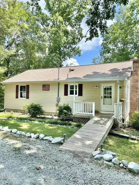 1095 Hyco Hills Rd, Semora, NC 27343