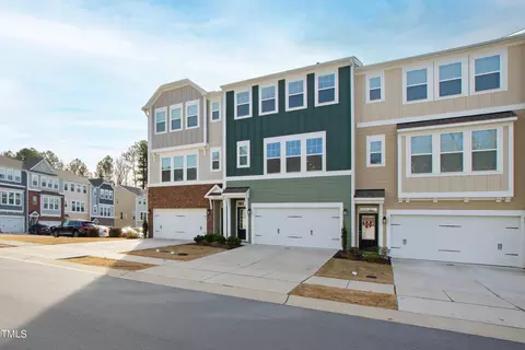 2883 Macintosh Woods Dr, Apex, NC 27502