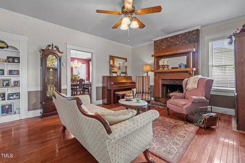 202 E D St, Erwin, NC 28339 photo 4