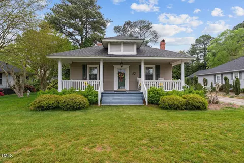 202 E D St, Erwin, NC 28339