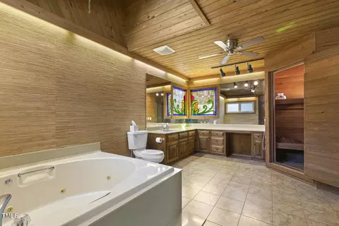 207 Pineview Dr, Erwin, NC 28339 photo 11