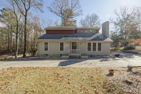 207 Pineview Dr, Erwin, NC 28339