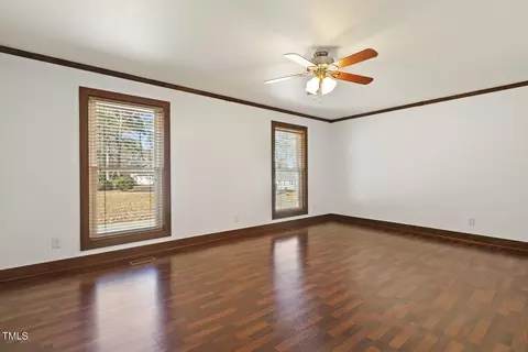 207 Pineview Dr, Erwin, NC 28339 photo 10