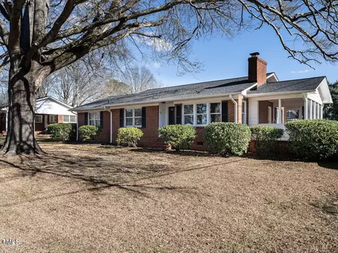 213 S Tunstall Ave, Apex, NC 27502