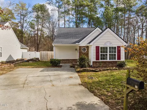 17 Pendleton Ct, Durham, NC 27713 photo 3