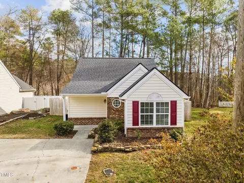 17 Pendleton Ct, Durham, NC 27713 photo 2