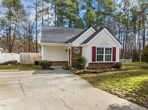 17 Pendleton Ct, Durham, NC 27713 photo 6