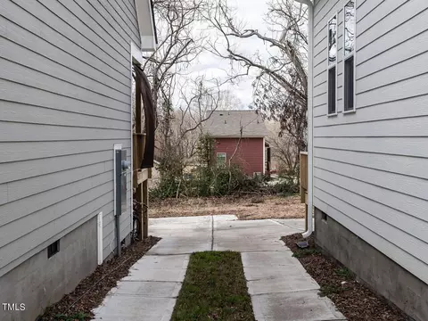702 Colfax St # A, Durham, NC 27701 photo 22