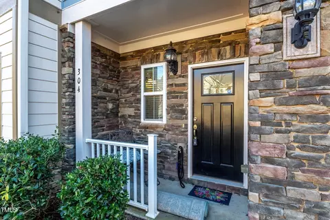 304 Presenteer Trl, Apex, NC 27539 photo 2