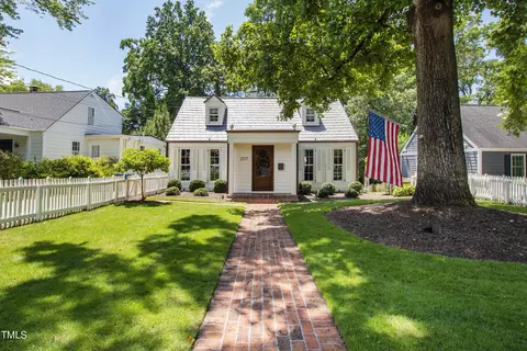 2117 Pine Dr, Raleigh, NC 27608