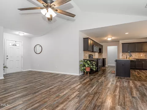 83 Foxhound Ct, Benson, NC 27504 photo 5