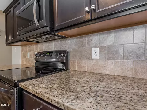 83 Foxhound Ct, Benson, NC 27504 photo 7