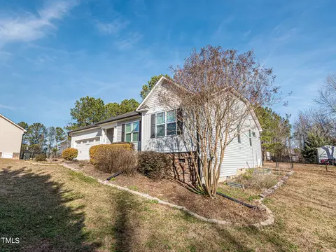 83 Foxhound Ct, Benson, NC 27504 photo 3