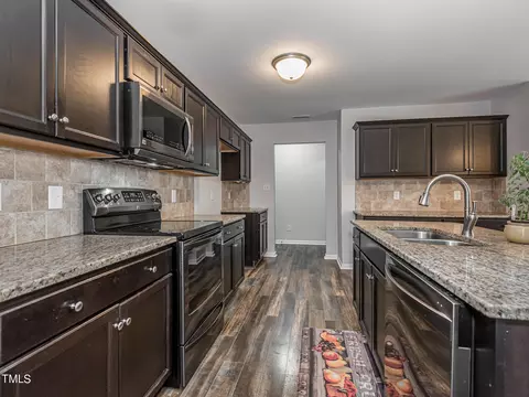 83 Foxhound Ct, Benson, NC 27504 photo 6