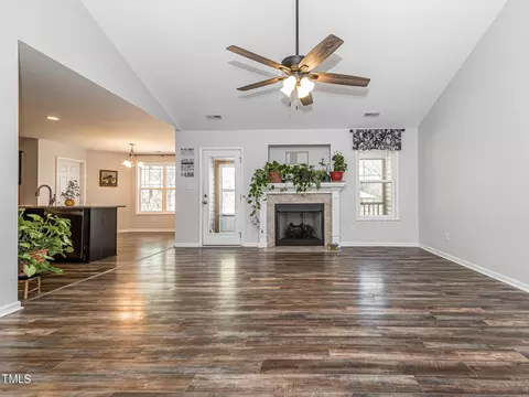 83 Foxhound Ct, Benson, NC 27504 photo 4