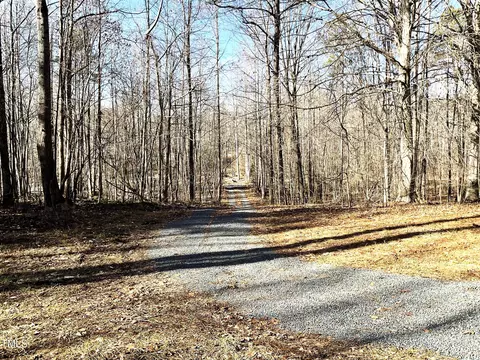 3016 Split Wood Ct, Oxford, NC 27565