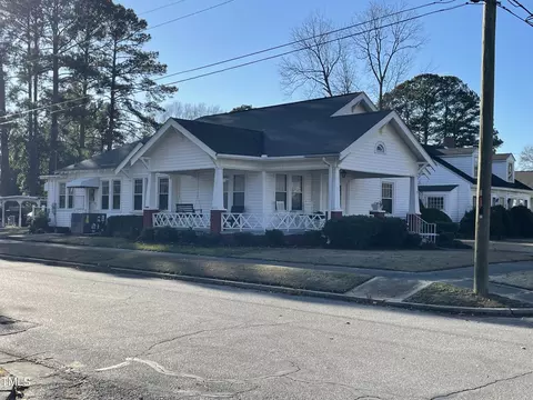 416 E Davis St, Smithfield, NC 27577 photo 2
