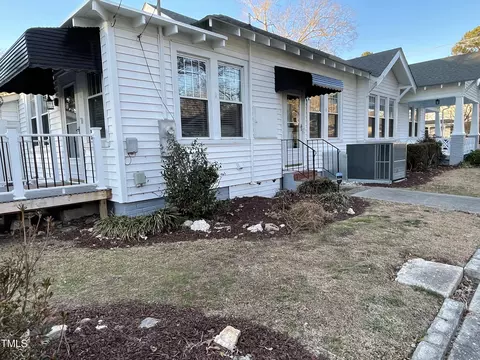 416 E Davis St, Smithfield, NC 27577 photo 8