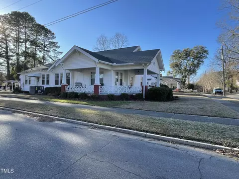 416 E Davis St, Smithfield, NC 27577 photo 3