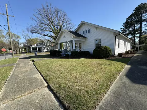 416 E Davis St, Smithfield, NC 27577 photo 4