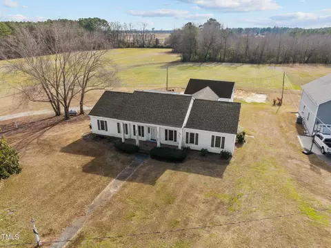 410 Eason St, Macclesfield, NC 27852 photo 3