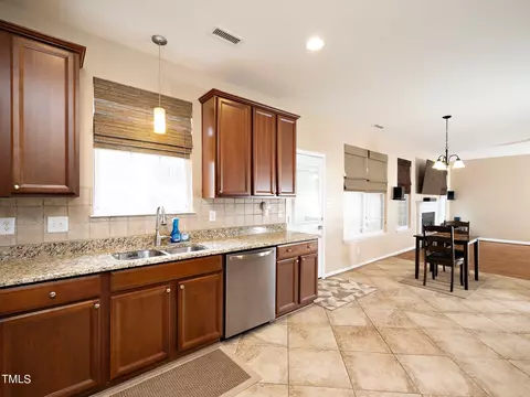 5609 Running Fox Ln, Durham, NC 27703 photo 8