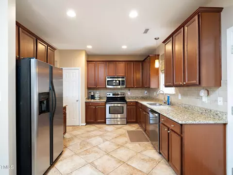 5609 Running Fox Ln, Durham, NC 27703 photo 7