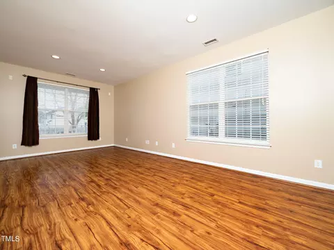 5609 Running Fox Ln, Durham, NC 27703 photo 4