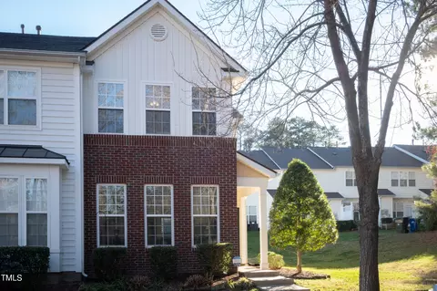 5202 Moonview Ct, Raleigh, NC 27606