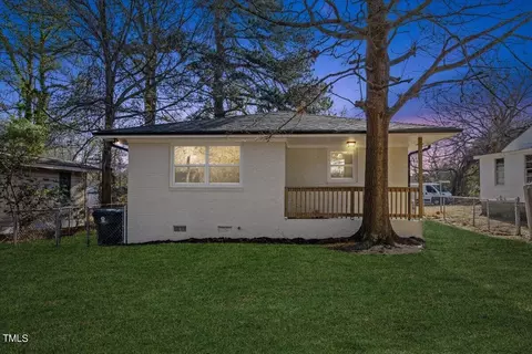 705 Eva Circle Cir, Spring Lake, NC 28390