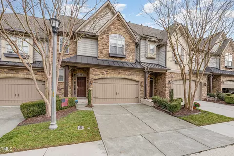 330 Sunstone Dr, Cary, NC 27519