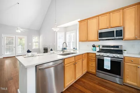 827 Shackleton Rd, Apex, NC 27502 photo 5