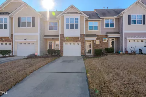 208 Suffolk Green Ln, Morrisville, NC 27560