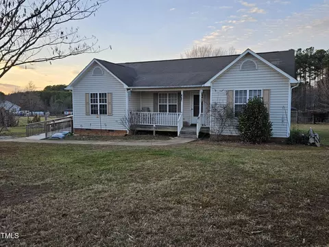 5509 Roebuck Ct, Efland, NC 27243