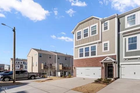1213 Commack Dr, Durham, NC 27703 photo 2