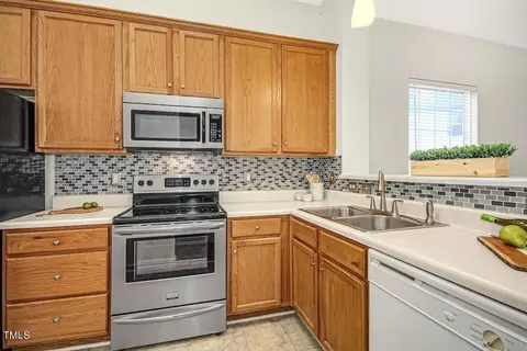 501 Auburn Square Dr, Durham, NC 27713 photo 5