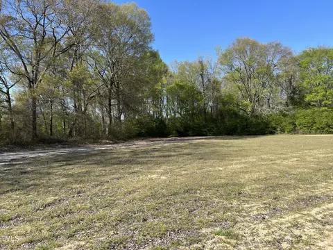 1 Erwin Chapel Rd, Erwin, NC 28339
