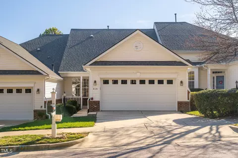 219 Sawgrass Hill Ct, Cary, NC 27519