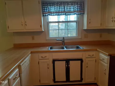 105 Halstead Cir, Garner, NC 27529 photo 6