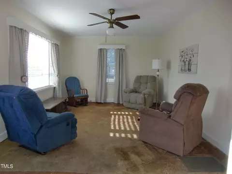 1023 E Broad St, Dunn, NC 28334 photo 9