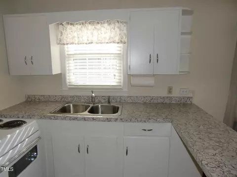 1023 E Broad St, Dunn, NC 28334 photo 14