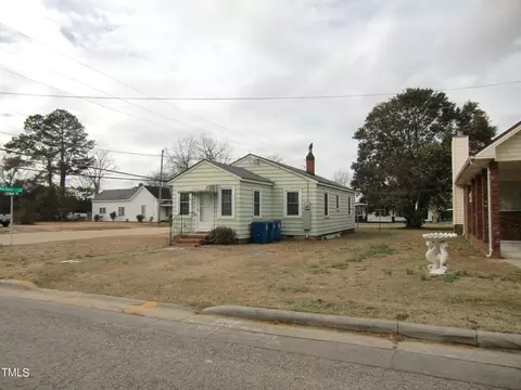 1023 E Broad St, Dunn, NC 28334 photo 5