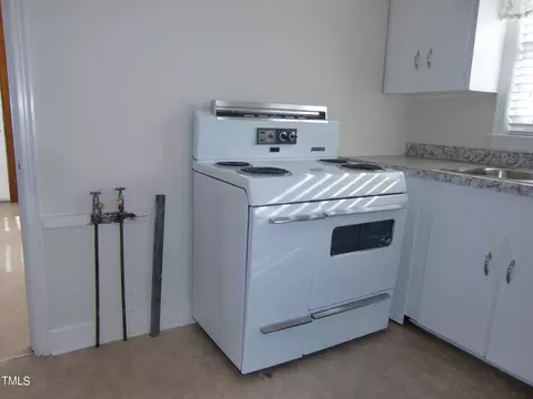 1023 E Broad St, Dunn, NC 28334 photo 16