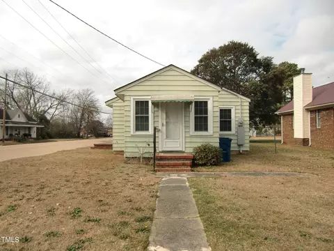 1023 E Broad St, Dunn, NC 28334 photo 3